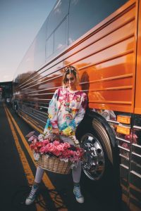 gay-express-miley-cyrus-converse-pride-YES-TO-ALL