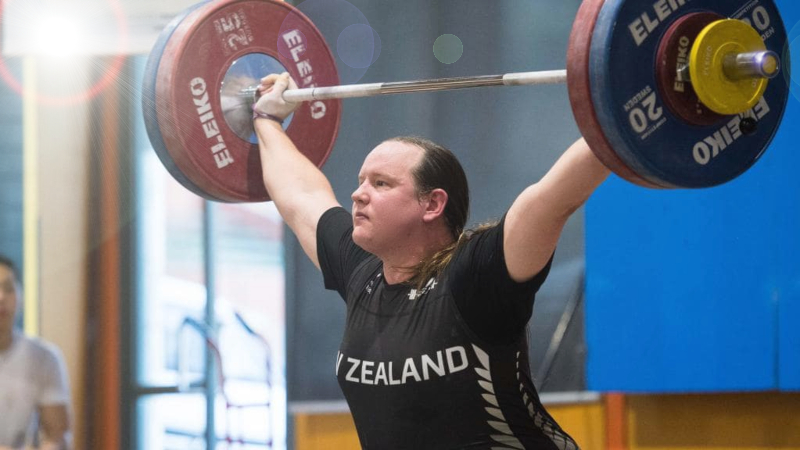 Laurel Hubbard weightlifter