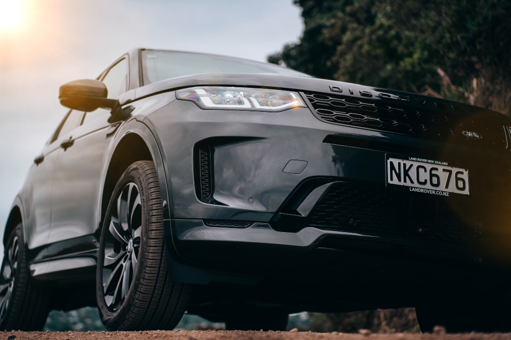 Land Rover Discovery Sport Front 