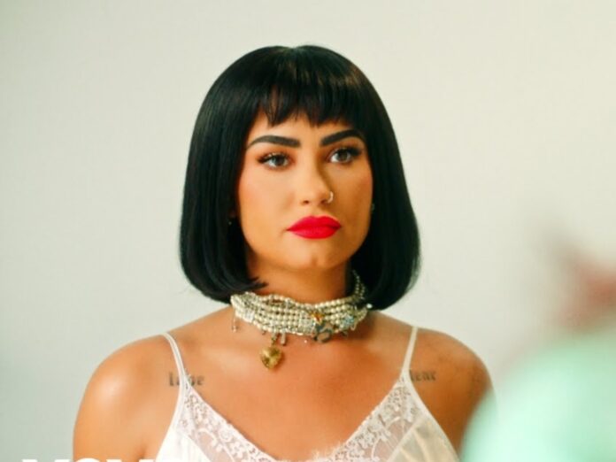 Demi Lovato (2)