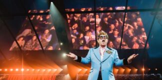 Elton John Live!