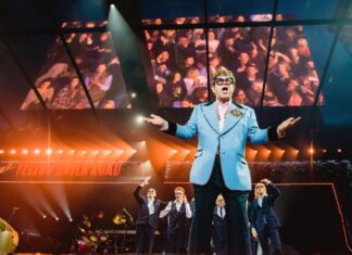 Elton John Live!