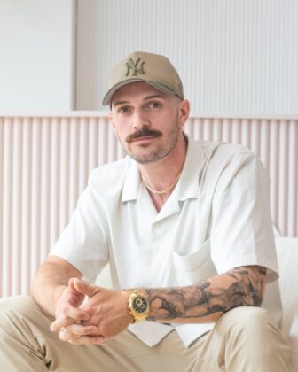 Priscilla Queen of the Desert Set to Bring Glamour & Glitter to